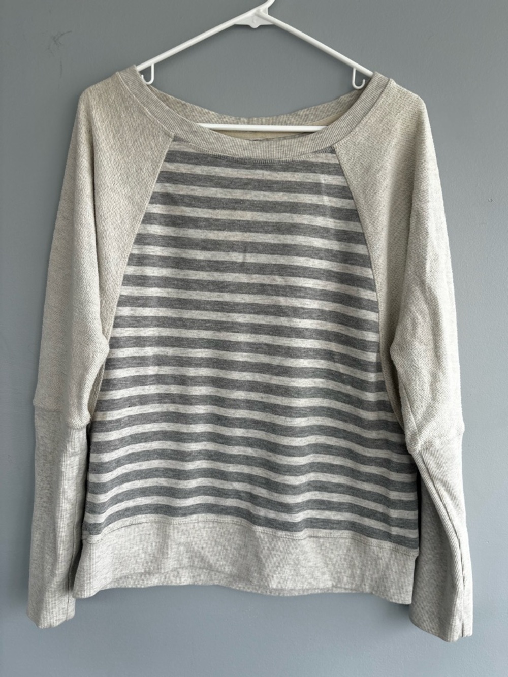 Striped Crewneck Women's Sweater in Light Gray